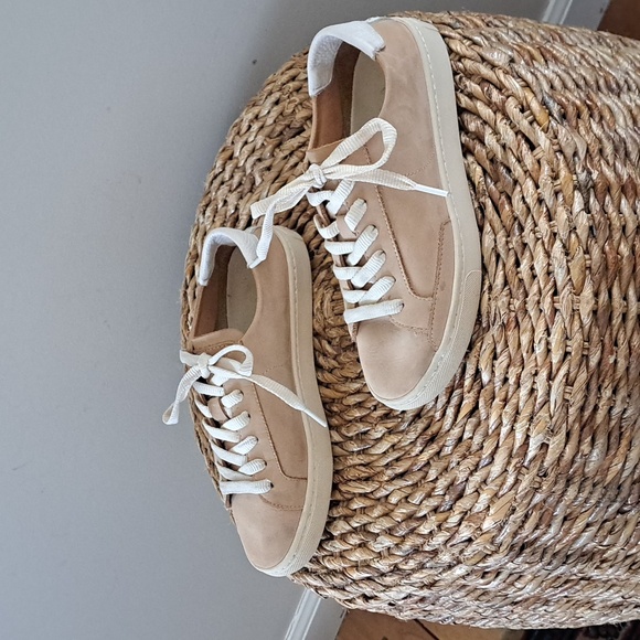 Soludos Womens Classic Light Tan Suede Casual Sneakers Off-White Soles Sz. 6.5‎ - Picture 2 of 8